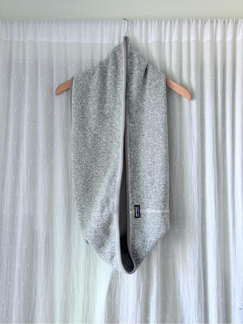 Patagonia Men's Light Gray infinity Neck scarf